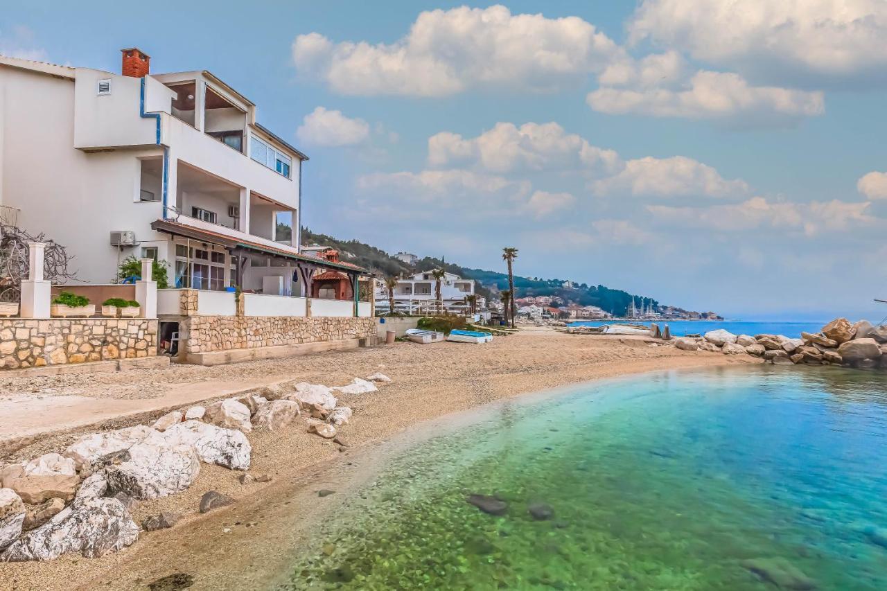 Beachfront Apartment Jesenice  Luaran gambar