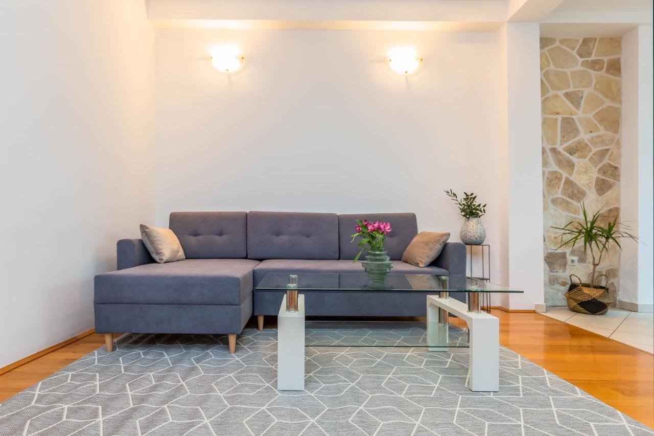 Beachfront Apartment Jesenice  Luaran gambar