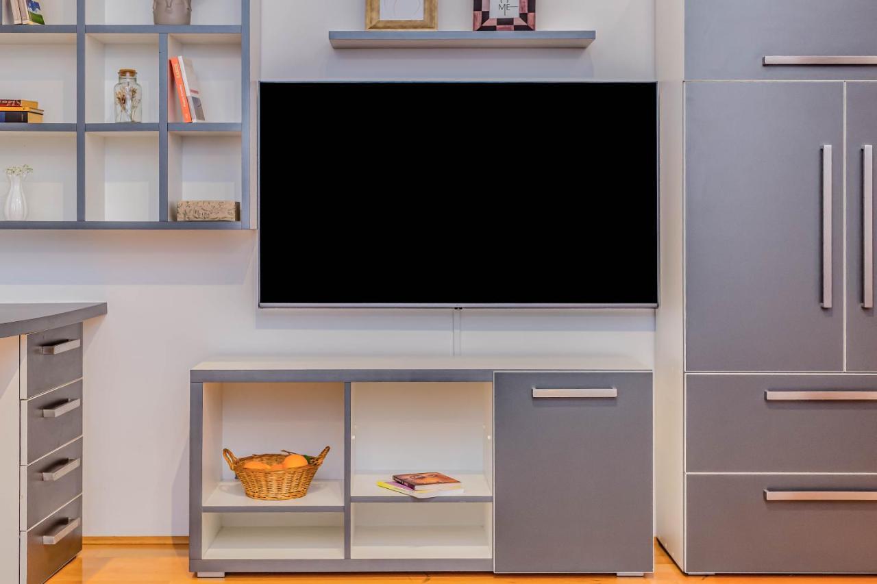 Beachfront Apartment Jesenice  Luaran gambar